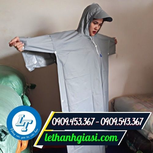 Áo mưa cánh dơi hai đầu vải dù