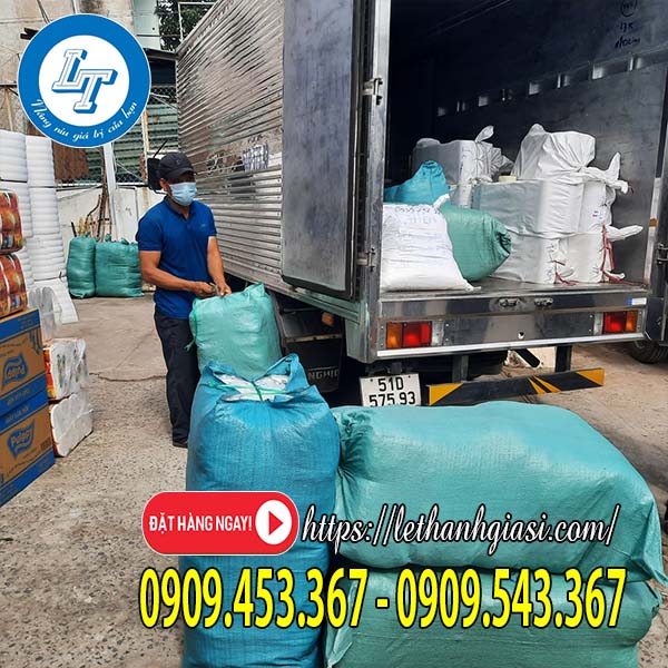 Giao hàng áo mưa cho khách sỉ Giao hàng áo mưa cho khách sỉ