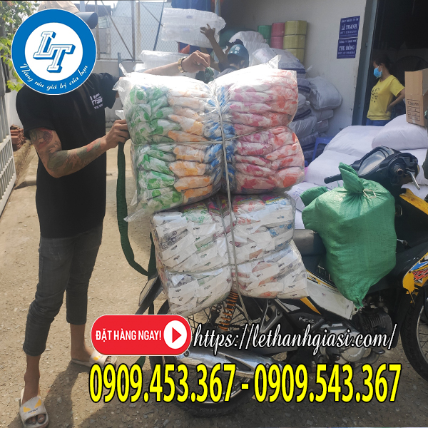 Áo mưa tiện lợi giao hàng bằng xe máy Áo mưa tiện lợi giao hàng bằng xe máy