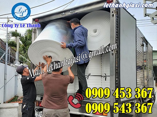 Giao hàng màng xốp cách nhiệt cho khách Giao hàng màng xốp cách nhiệt cho khách