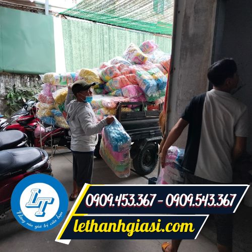 Áo mưa tiện lợi kiện 50 cái Áo mưa tiện lợi kiện 50 cái