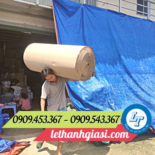 Giao giấy carton cho khách Giao giấy carton cho khách