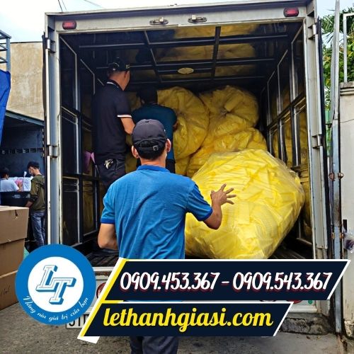 Giao hàng xốp bọc trái cây