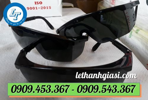 Kính bảo hộ DKT màu đen Kính bảo hộ DKT màu đen