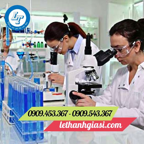 Kính chống hóa chất sử dụng trong phòng thí nghiệm Kính chống hóa chất sử dụng trong phòng thí nghiệm