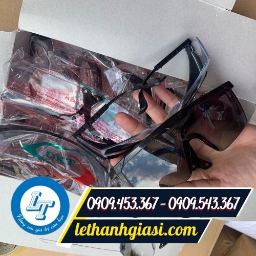 Kính dkt nhiều màu Kính dkt nhiều màu