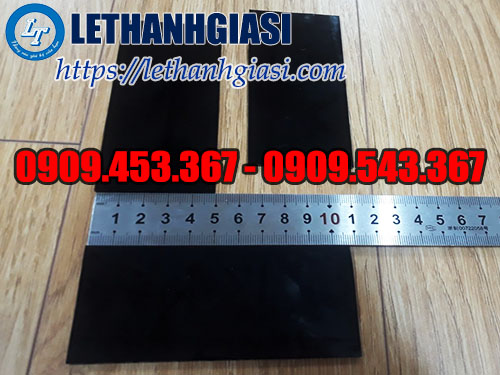 Kính màu đen gắn mặt nạ hàn giá rẻ Kính màu đen gắn mặt nạ hàn giá rẻ