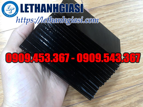 Miếng kính màu đen gắn mặt nạ hàn chất lượng, giá tốt Miếng kính màu đen gắn mặt nạ hàn chất lượng, giá tốt