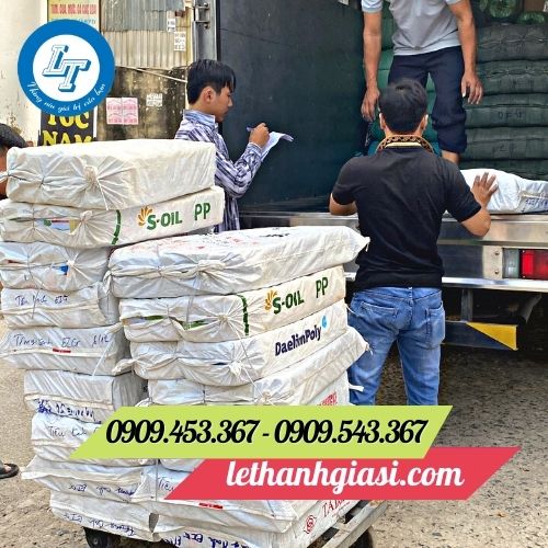 Giao túi rác Giao túi rác