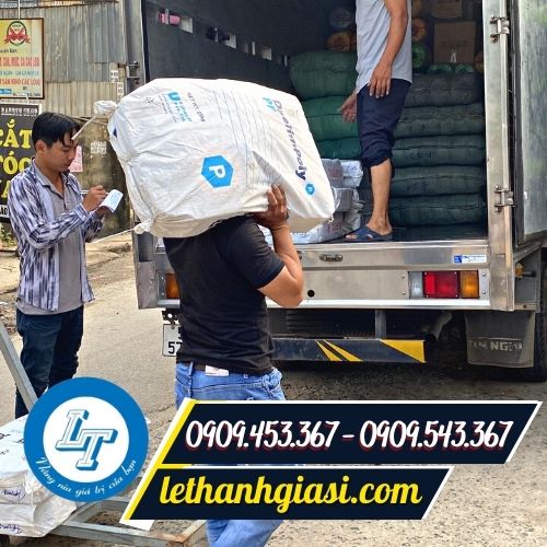 Giao túi đựng rác Giao túi đựng rác