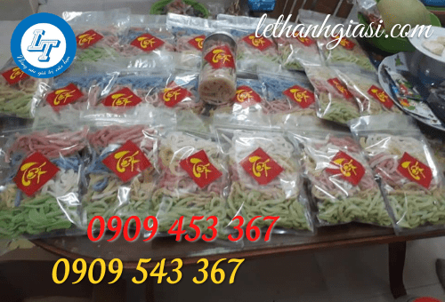 túi zip viền đỏ đựng mứt dừa tết túi zip viền đỏ đựng mứt dừa tết