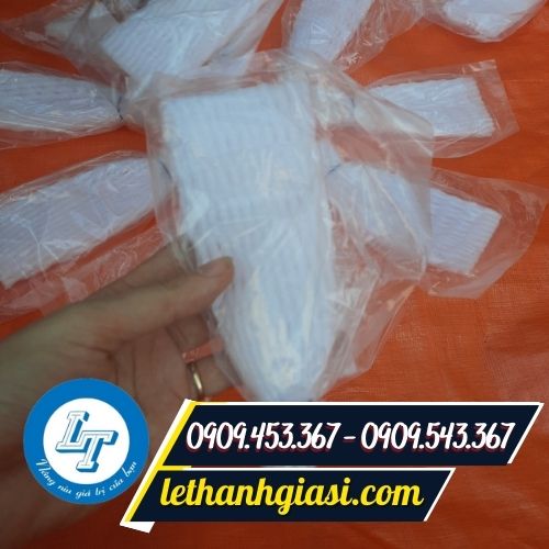 Xốp lưới bọc ổi tại nhà vườn