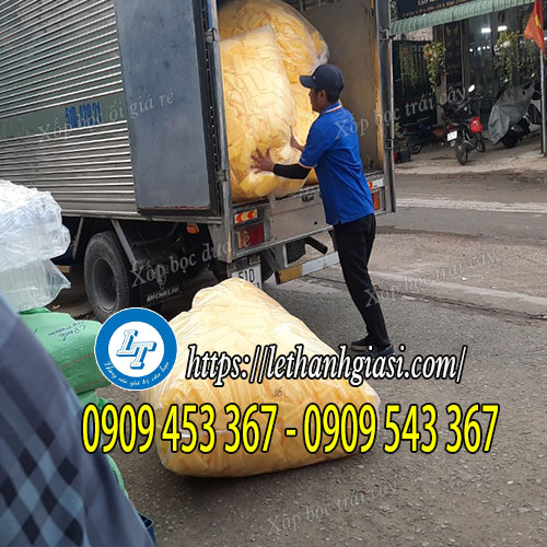 Giao xốp bọc trái cây cho khách sỉ Giao xốp bọc trái cây cho khách sỉ