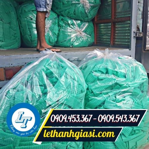 Giao xốp bọc trái cây cho khách Giao xốp bọc trái cây cho khách