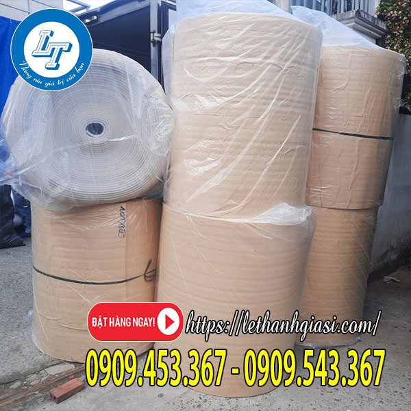 Xốp cách nhiệt tráng bạc có keo dán  Xốp cách nhiệt tráng bạc có keo dán