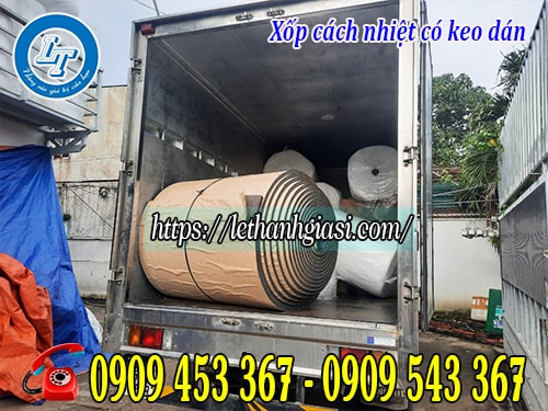 Xốp cách nhiệt có keo dán giao hàng miễn phí TPHCM Xốp cách nhiệt có keo dán