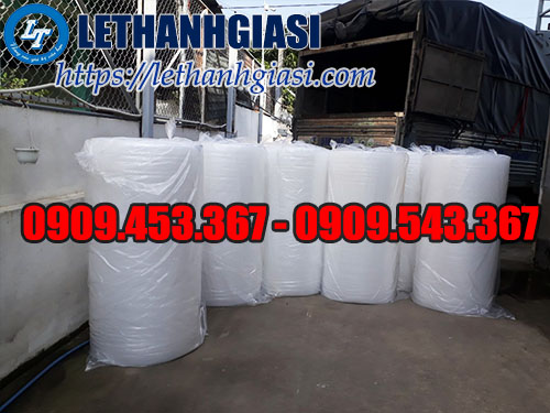 Màng xốp hơi chuẩn bị lên xe giao hàng cho khách Màng xốp hơi chuẩn bị lên xe giao hàng cho khách