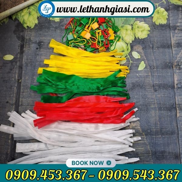Túi lưới nhựa có móc treo và nhiều màu Túi lưới nhựa có móc treo