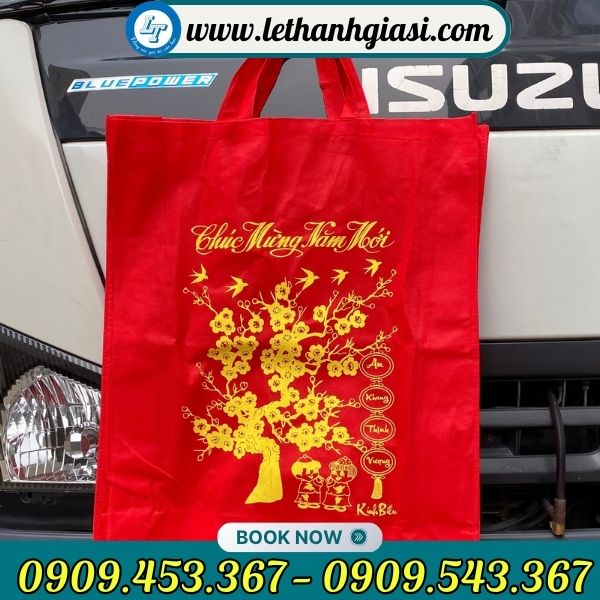 Túi vải không dệt đựng lịch tết  Túi vải không dệt đựng quà tết
