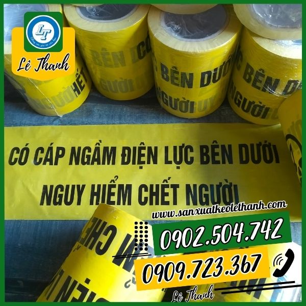 Băng rào cảnh báo có màu sắc, chữ in sắc nét Băng rào cảnh báo có màu sắc, chữ in sắc nét