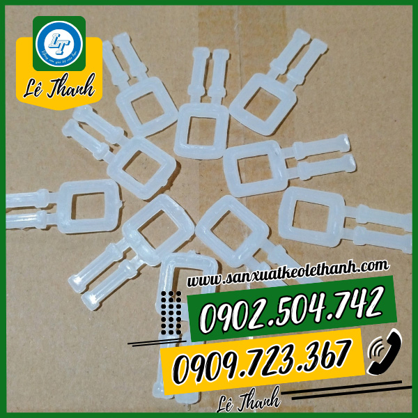 Bọ nhựa có độ cứng vừa phải, màu trắng đục Bọ nhựa có độ cứng vừa phải, màu trắng đục