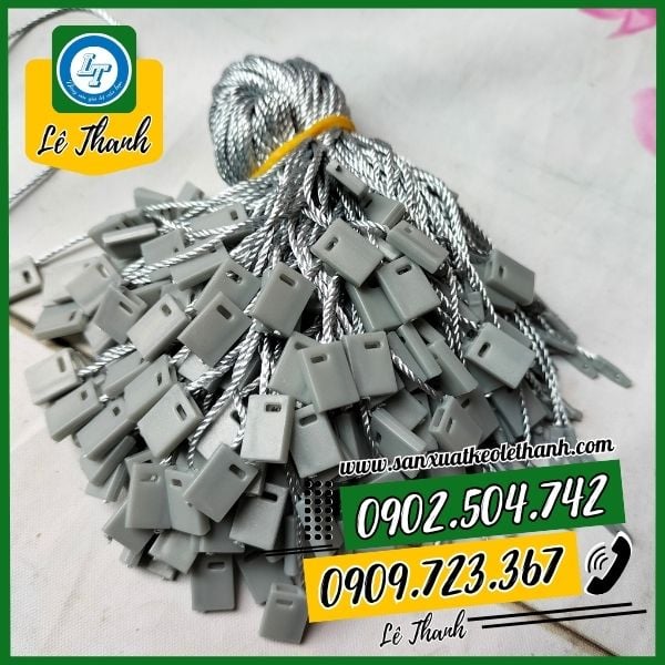 Dây dù xỏ mác đầu vuông Dây dù xỏ mác đầu vuông