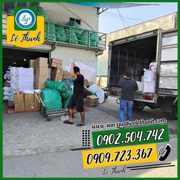 Giao băng keo cho khách Giao băng keo cho khách