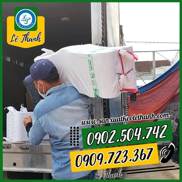 Giao băng keo in chữ hàng dễ vỡ cho khách Giao băng keo in chữ hàng dễ vỡ cho khách