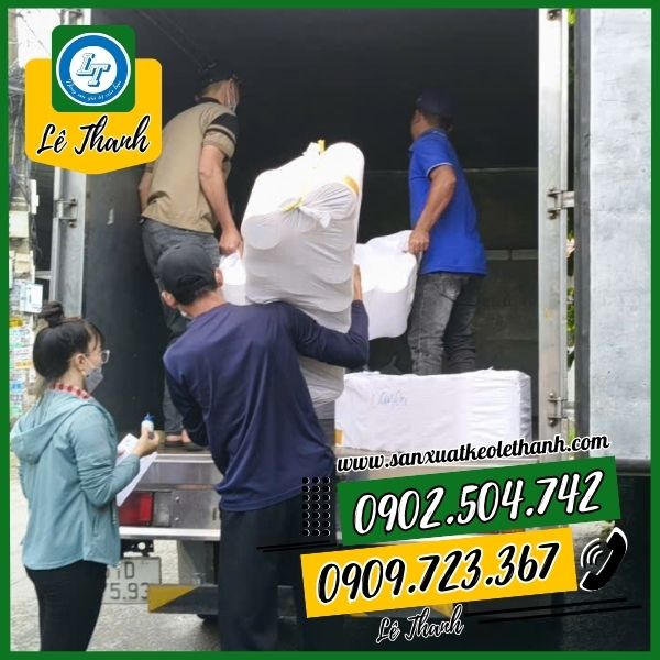 Giao đơn hàng băng keo màu tại xưởng Giao đơn hàng băng keo màu tại xưởng