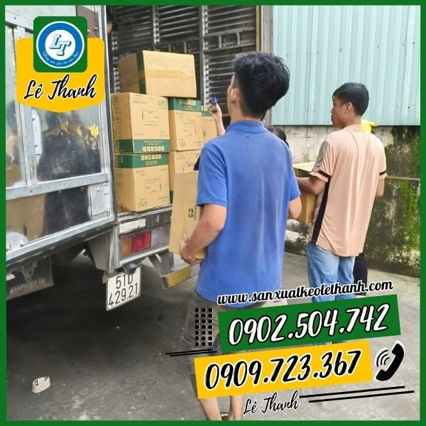 Giao đơn hàng màng bọc thực phẩm 680 Giao đơn hàng màng bọc thực phẩm 680