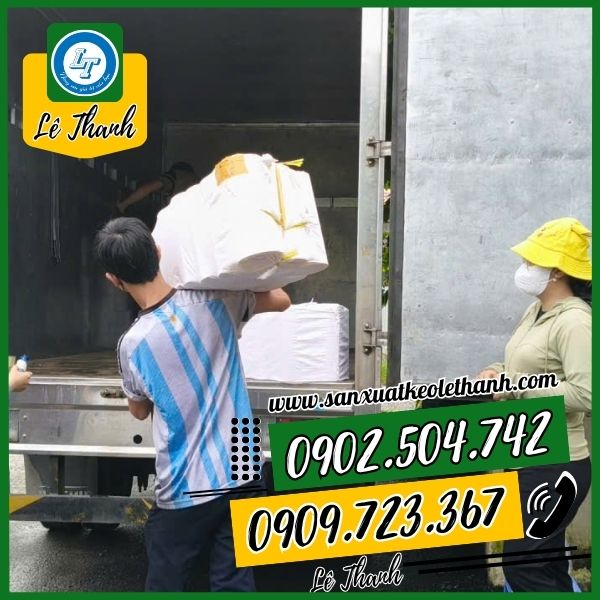 Giao hàng bao băng keo giấy màu cho khách Giao hàng bao băng keo giấy màu cho khách