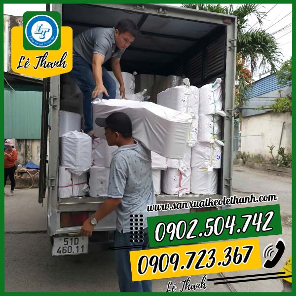 Giao hàng các cuộn băng rào cảnh báo màu vàng Giao hàng các cuộn băng rào cảnh báo màu vàng