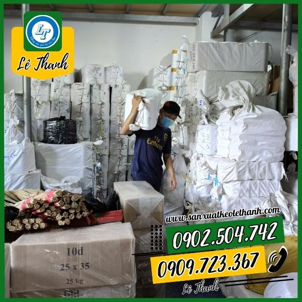 Giao trực tiếp băng keo cho khách Giao trực tiếp băng keo cho khách
