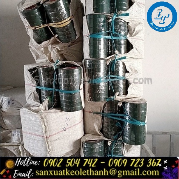 Băng keo mút xốp đen tại xưởng sản xuất Lê Thanh Băng keo mút xốp đen tại xưởng sản xuất Lê Thanh