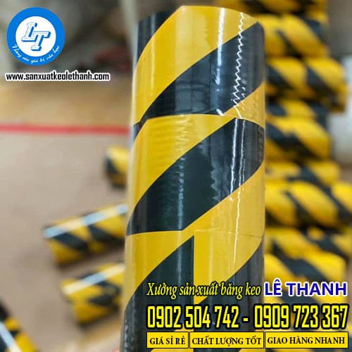 Băng keo dán sàn sọc vàng đen