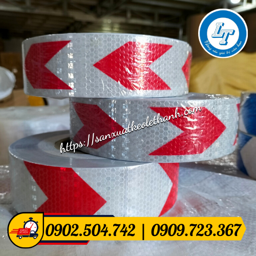 Băng keo phản quang mũi tên màu đỏ Băng keo phản quang mũi tên màu đỏ