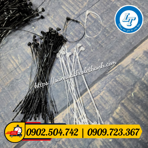 Đạn xỏ nhựa treo nhãn mác Đạn xỏ nhựa treo nhãn mác