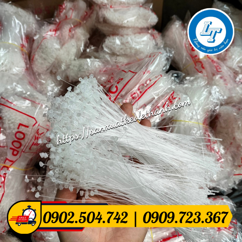 Đạn xỏ nhựa treo thẻ bài Đạn xỏ nhựa treo thẻ bài