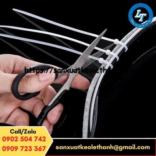 Dây rút nhựa được sử dụng khá rộng rãi trong đời sống Dây rút nhựa được sử dụng khá rộng rãi trong đời sống