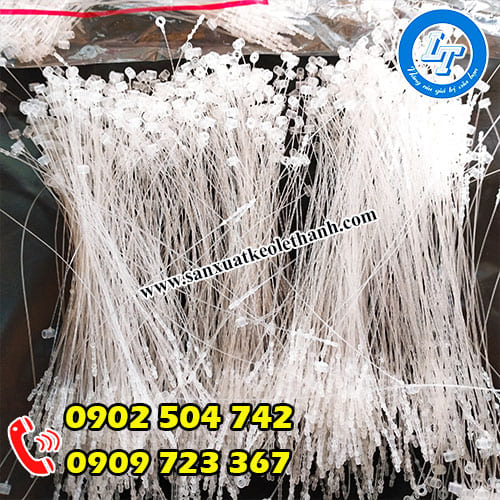 Dây treo tag quần áo màu trắng