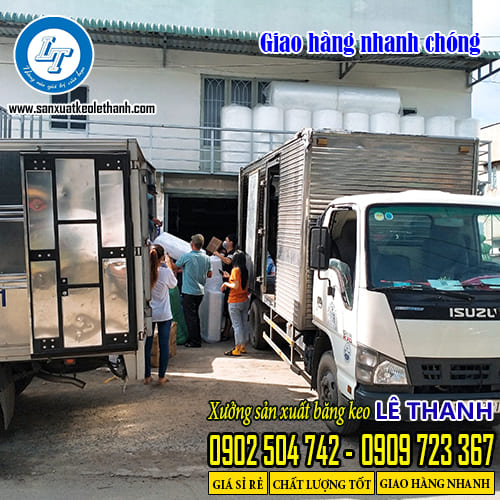 Hỗ trợ giao hàng dây treo nhãn mác quần áo