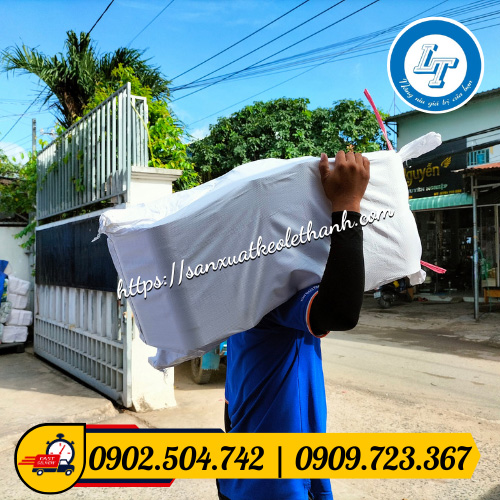 Giao 1 bao băng keo simili Giao 1 bao băng keo simili