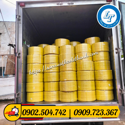 Giao 1 xe tải dây đai pp đóng hàng Giao 1 xe tải dây đai pp đóng hàng