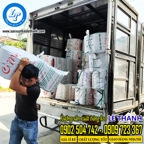 Giao băng keo vải xám dán bạt cho khách