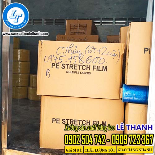 Màng pe bọc hàng màu xanh dương được bán cho khách