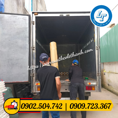 Giao màng chống trầy in logo cho khách Giao màng chống trầy in logo cho khách