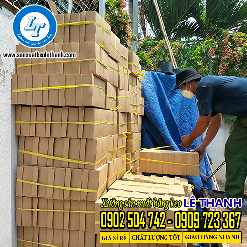 Giao 300 hộp băng keo đá gà Giao 300 hộp băng keo đá gà