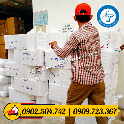 Băng keo dán nền sọc vàng đen hàng sẵn kho Băng keo dán nền sọc vàng đen hàng sẵn kho