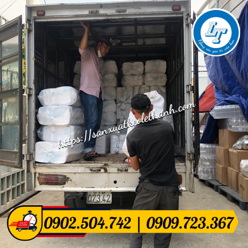 Sỉ số lượng băng keo dán nền sọc đỏ trắng Sỉ số lượng băng keo dán nền sọc đỏ trắng