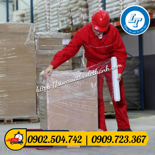 Màng pe không có keo dính nhưng độ hít cao Màng pe không có keo dính nhưng độ hít cao